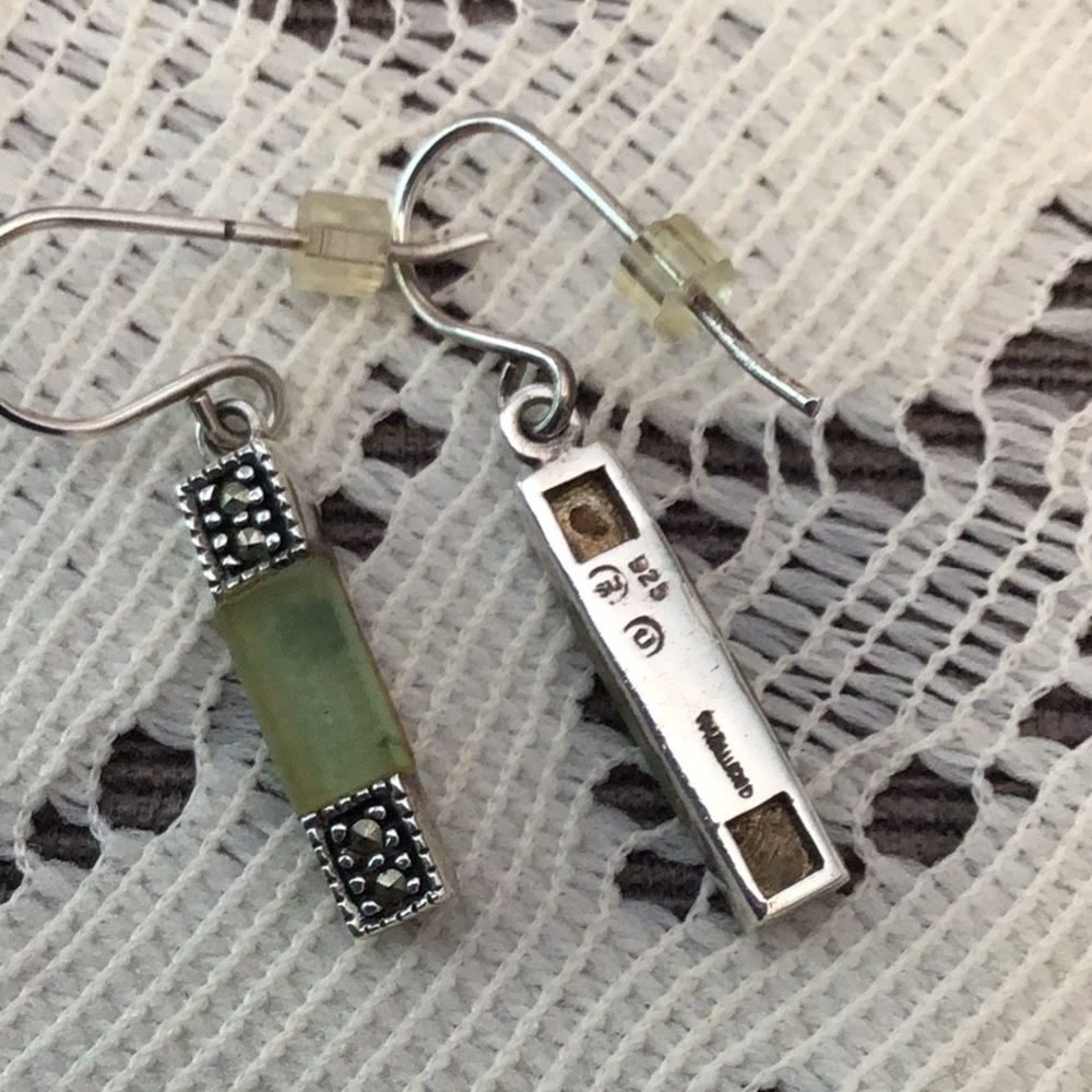 Elegant Natural Aventurine Earrings set in Sterling Silver. - Picture 3 of 3